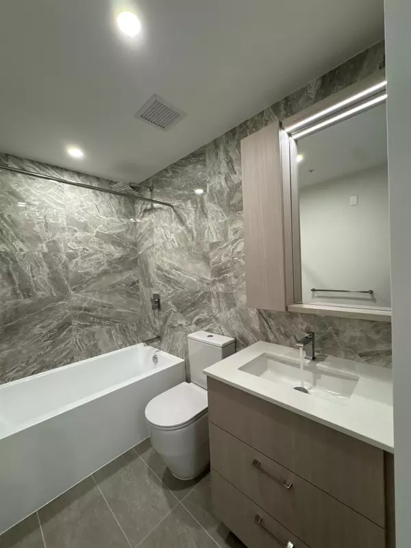 6468 Willingdon AVE #1006 Burnaby, BC V5H 0L3