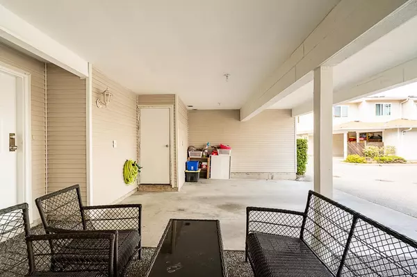 Surrey, BC V3R 0S1,10051 155 ST #36