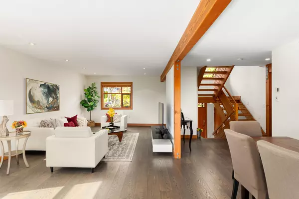 West Vancouver, BC V7V 2H8,2436 Mathers AVE