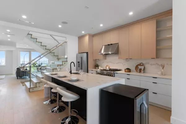 North Vancouver, BC V7L 1V7,340 E Keith RD