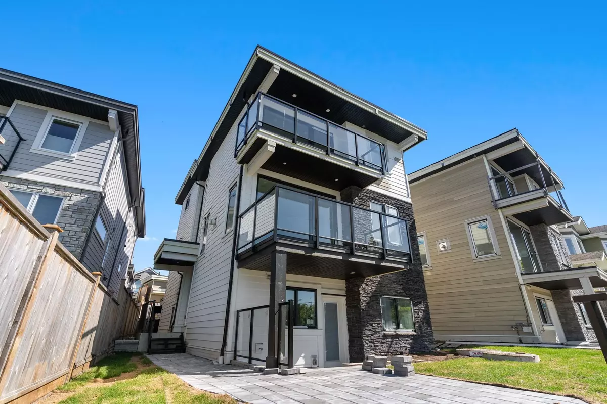 North Vancouver, BC V7L 1V7,340 E Keith RD