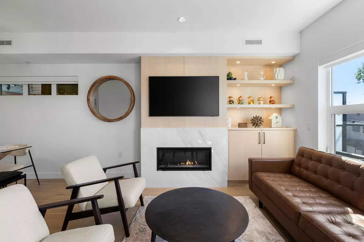 Richmond, BC V7E 0C3,12088 3rd AVE #201