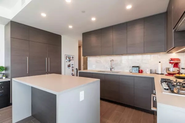 4168 Lougheed HWY #2707 Burnaby, BC V5C 0N9