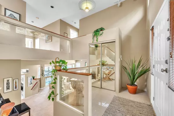North Vancouver, BC V7N 1E7,531 Tempe CRES