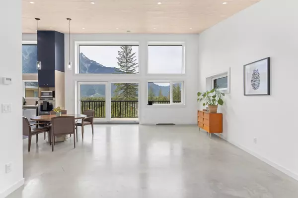 7666 Cerulean DR Pemberton, BC V0N 2L3