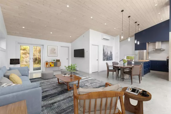 7666 Cerulean DR Pemberton, BC V0N 2L3