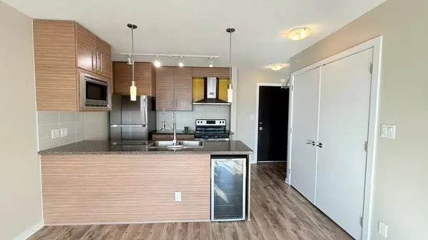 689 Abbott ST #3206, Vancouver, BC V3H 0N7