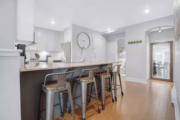 15368 S 16a AVE #309 Surrey, BC V4A 1S9