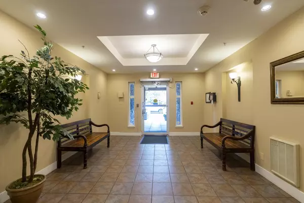 Surrey, BC V4A 1S9,15368 S 16a AVE #309