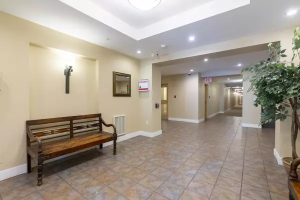 Surrey, BC V4A 1S9,15368 S 16a AVE #309