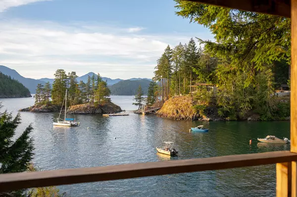 Bowen Island, BC V0N 1G2,1558 Mount Gardner RD
