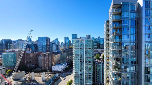 111 W Georgia ST #2506, Vancouver, BC V6B 1T8