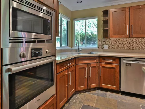 Coquitlam, BC V3H 4S8,1422 Magnolia PL