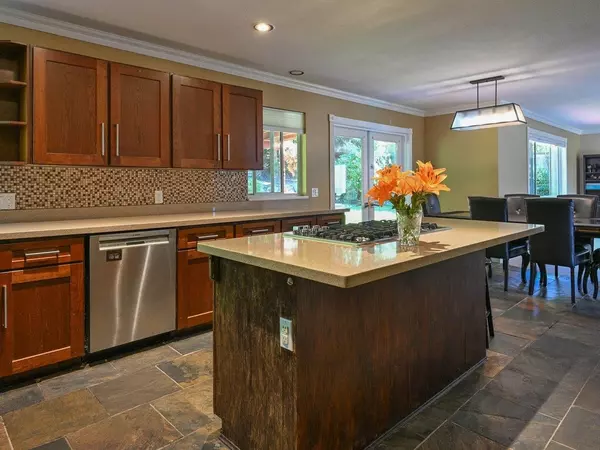 Coquitlam, BC V3H 4S8,1422 Magnolia PL