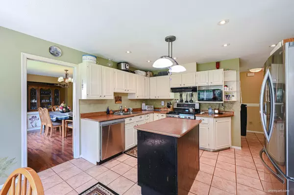 Langley, BC V3A 7Y9,3373 198a ST