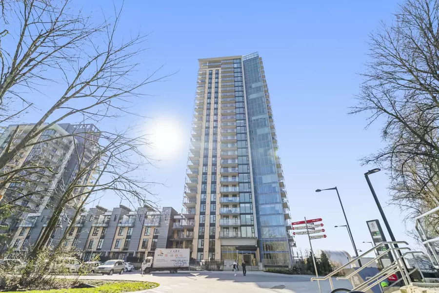 1401 Hunter ST #1004, North Vancouver, BC V7J 0E2