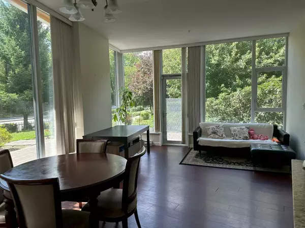 Burnaby, BC V5E 0B3,6688 Arcola ST #107