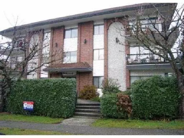 214 E 15th ST #103, North Vancouver, BC V7L 2R3