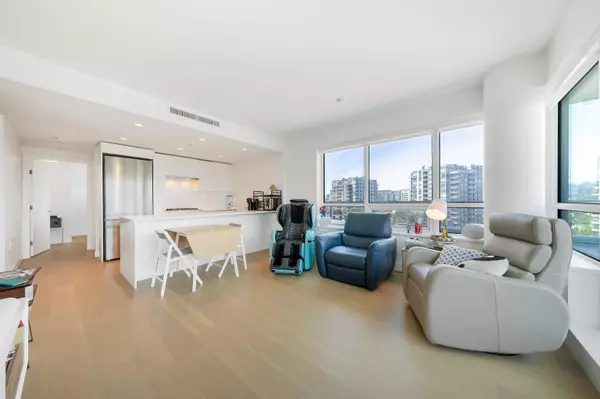 5766 Gilbert RD #1007 Richmond, BC V6X 1B7