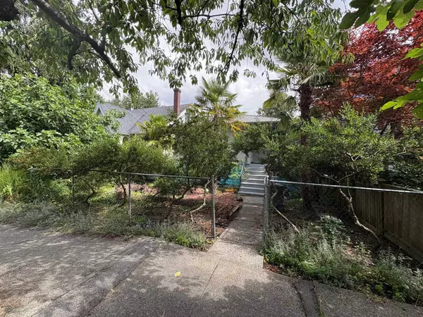 Vancouver, BC V5N 3K1,2274 Mclean DR