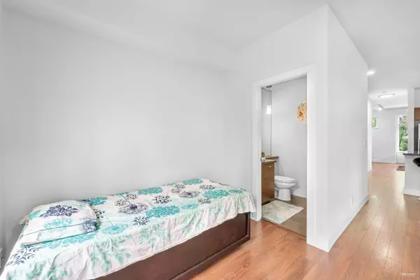 Surrey, BC V3X 1A2,6299 144 ST #76