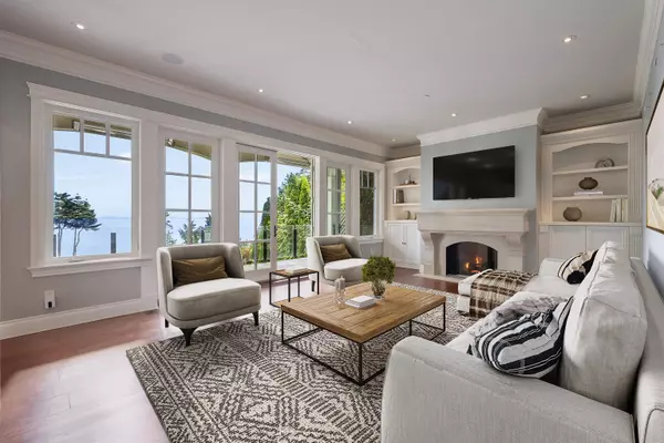 White Rock, BC V4B 1A2,13922 Terry RD