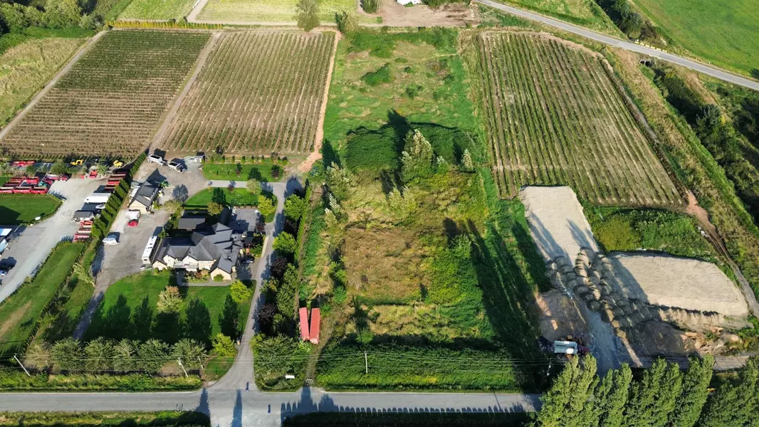 8476 184 Street ST, Surrey, BC V4N 6G4