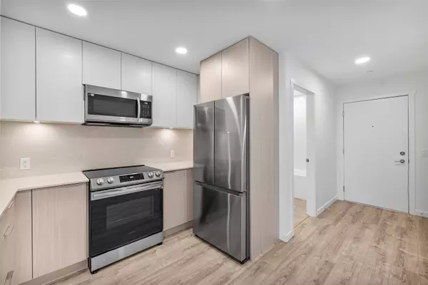 Surrey, BC V3T 0S9,13968 Laurel DR #220