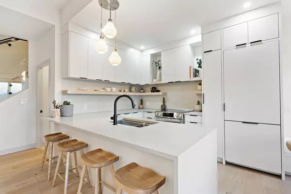 Vancouver, BC V6Z 2E8,1160 Burrard ST #PH804