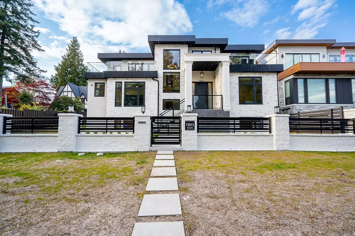 Surrey, BC V4A 1G1,13511 Marine DR