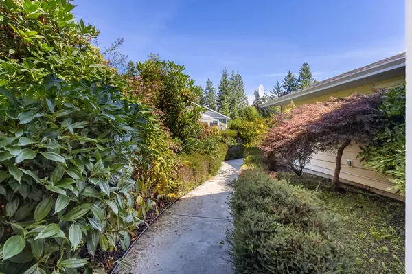 Madeira Park, BC V0N 2H1,12710 Lagoon RD #23