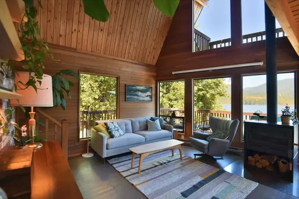 Sechelt, BC V7Z 0P8,6318 N Gale AVE