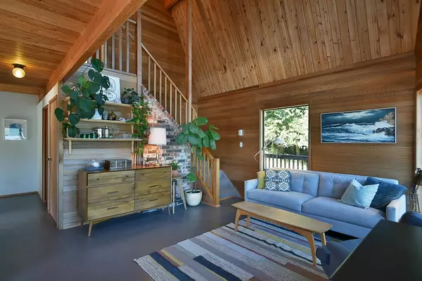 Sechelt, BC V7Z 0P8,6318 N Gale AVE