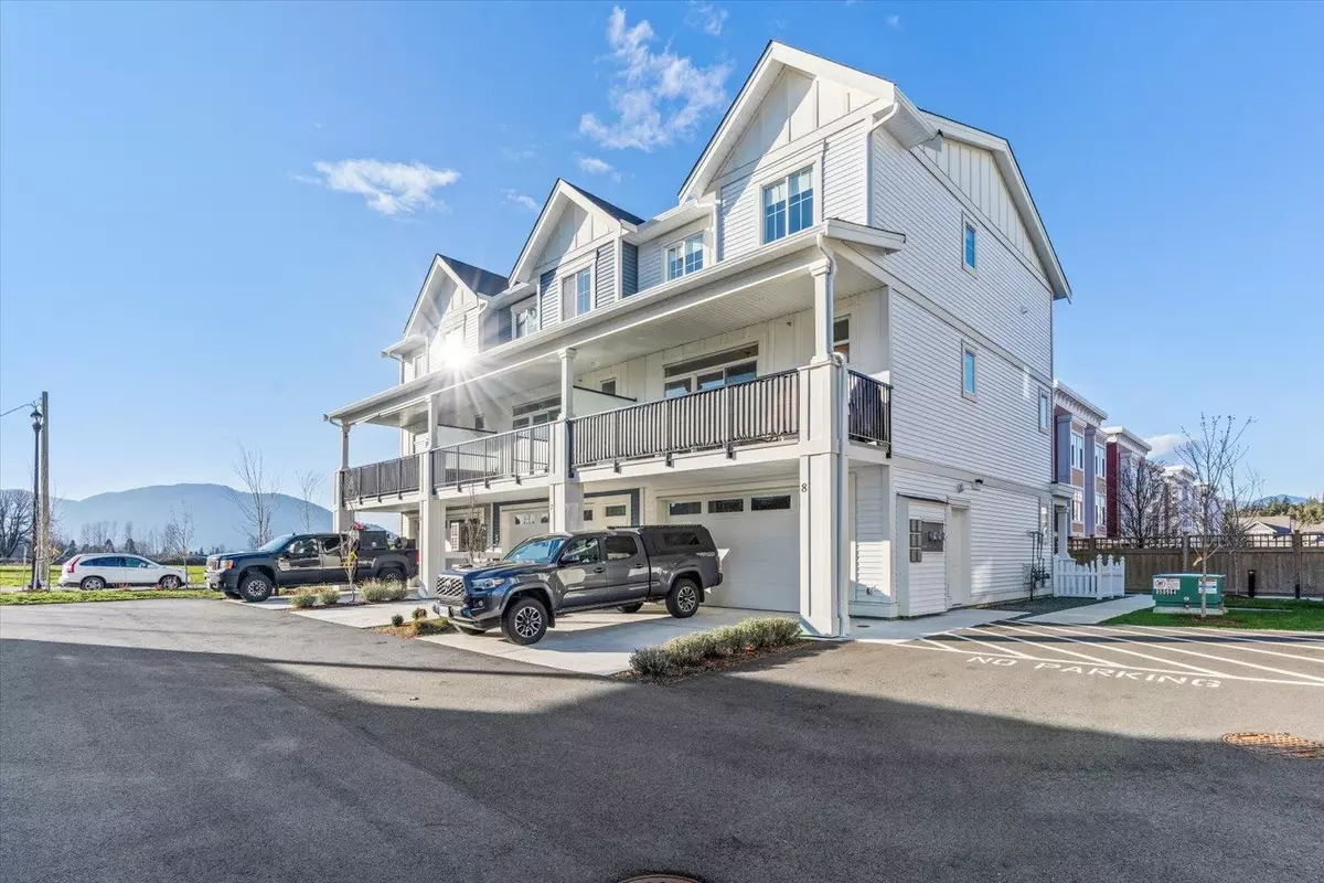 Chilliwack, BC V2R 6K7,44405 Freshwater DR #8