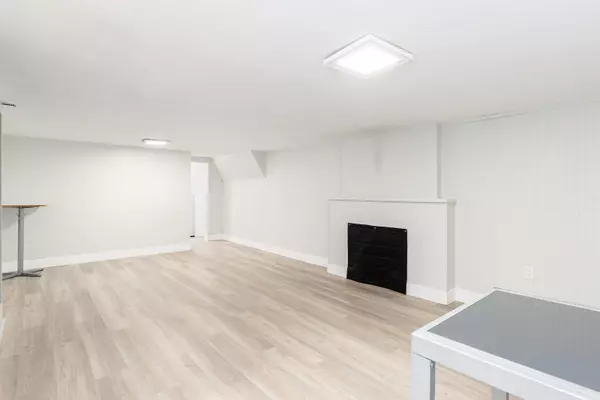 Vancouver, BC V6N 3Z7,3843 SW Marine DR