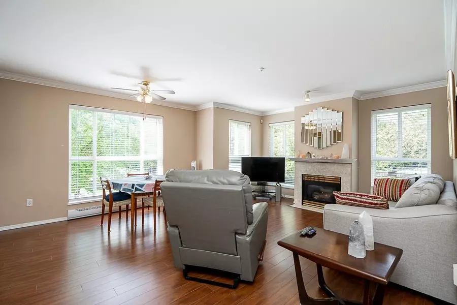 15885 84 AVE #203, Surrey, BC V4N 0W7