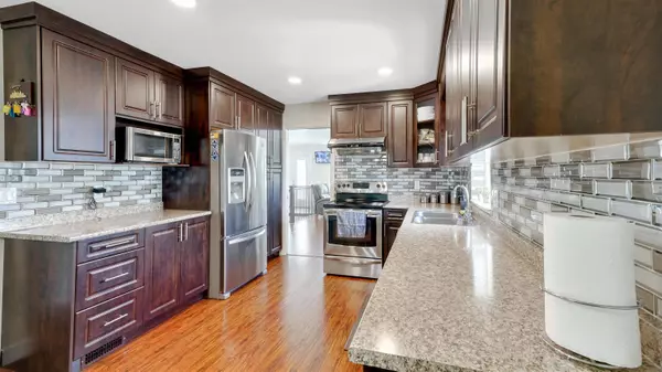 Abbotsford, BC V2T 5K7,3026 Blue Jay ST