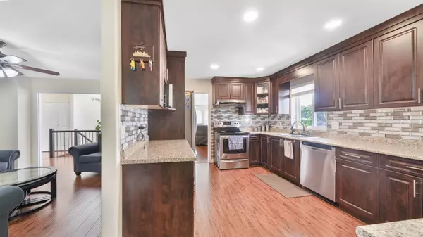 Abbotsford, BC V2T 5K7,3026 Blue Jay ST