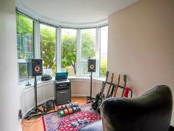 1845 Robson ST #101, Vancouver, BC V6G 1E4