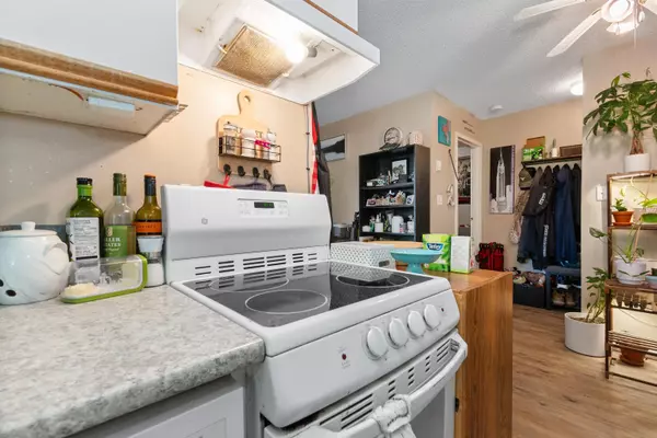 Chilliwack, BC V2P 4J8,9477 Cook ST #112