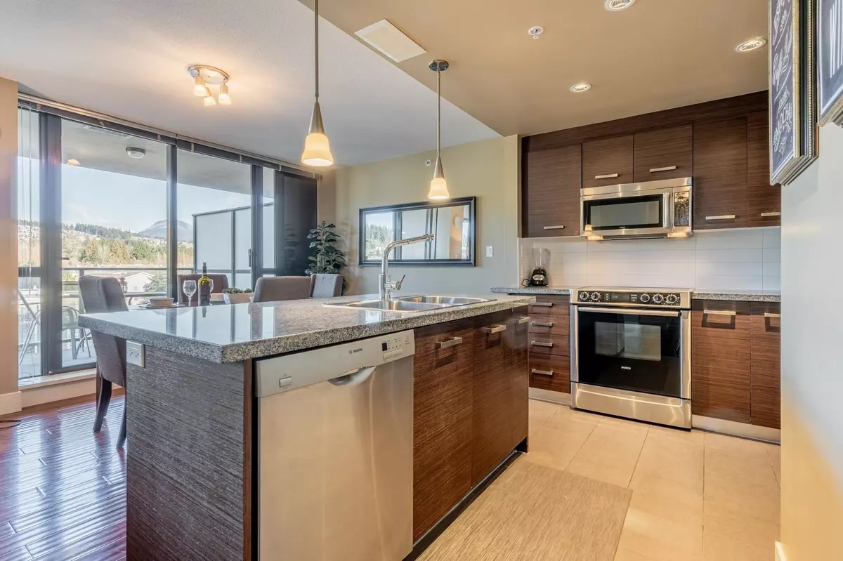 Coquitlam, BC V3B 0B8,2959 Glen DR #801