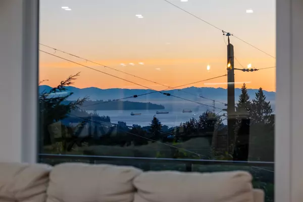 North Vancouver, BC V7N 3N6,3812 Dalkeith DR
