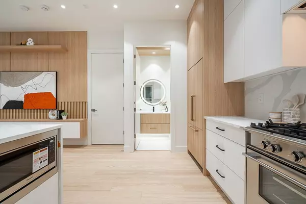 Vancouver, BC V6L 1T1,2833 Oliver CRES