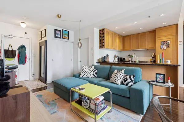 Vancouver, BC V6B 0E3,821 Cambie ST #1003