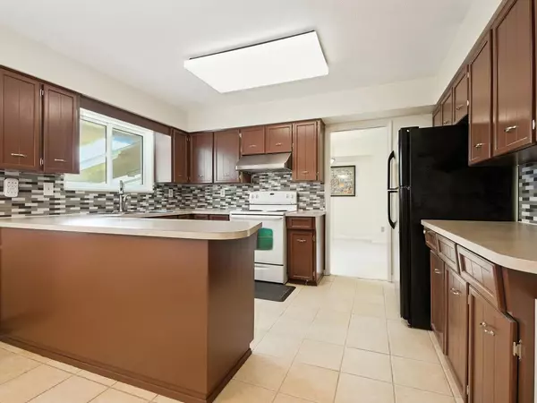 Richmond, BC V7A 4S4,7080 Kimberley DR