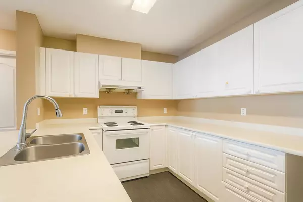 Richmond, BC V7C 5P5,5880 Dover CRES #412
