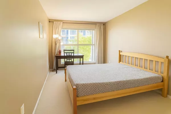 Richmond, BC V7C 5P5,5880 Dover CRES #412