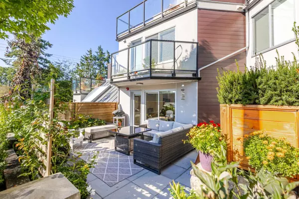 White Rock, BC V4B 1G1,15989 Marine DR #3