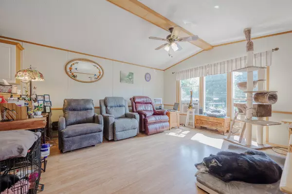 Rosedale, BC V0X 1X1,52975 Yale RD
