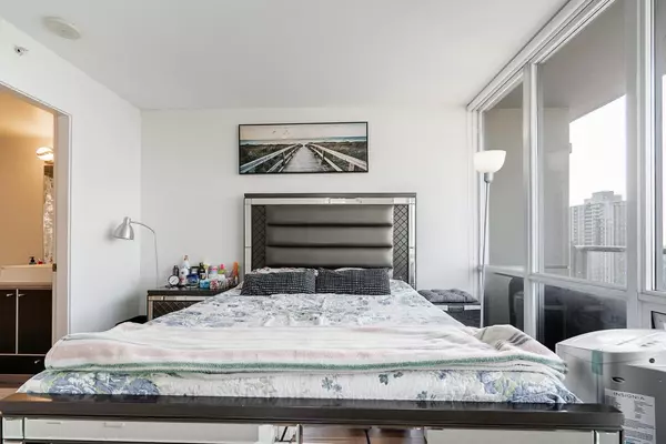 Surrey, BC V3T 0G5,13688 100 AVE #3504